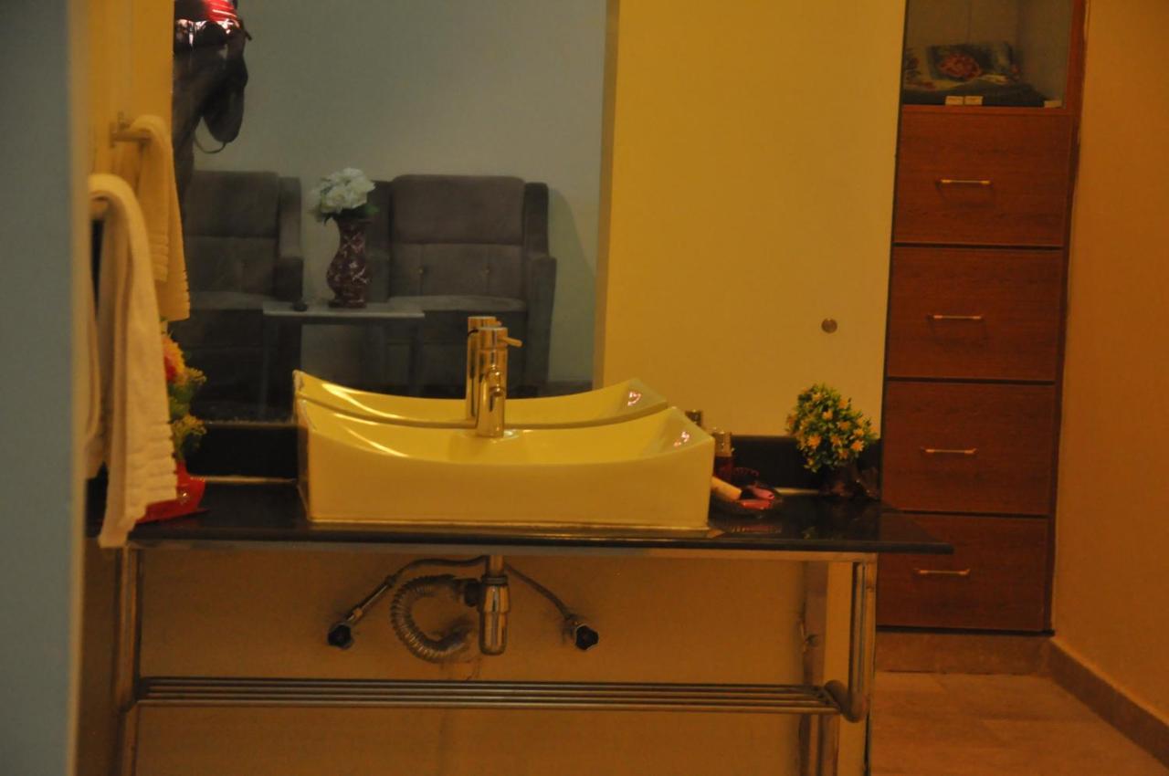 Bm Residency Hotel Islamabad Bagian luar foto